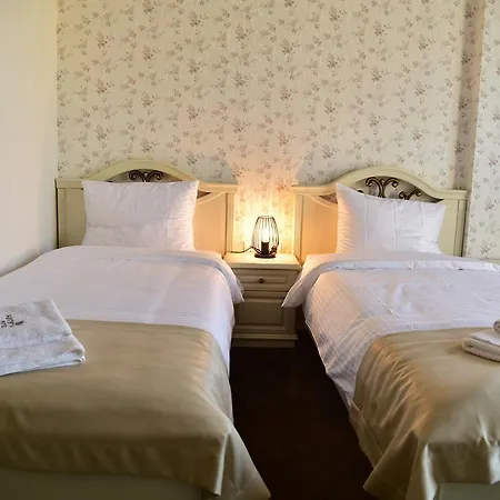 Otel Hesteya *